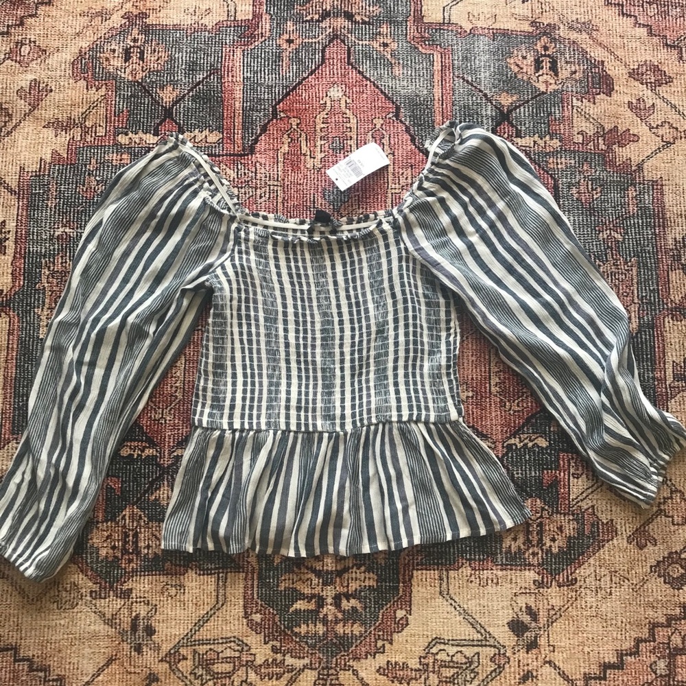 American Eagle top